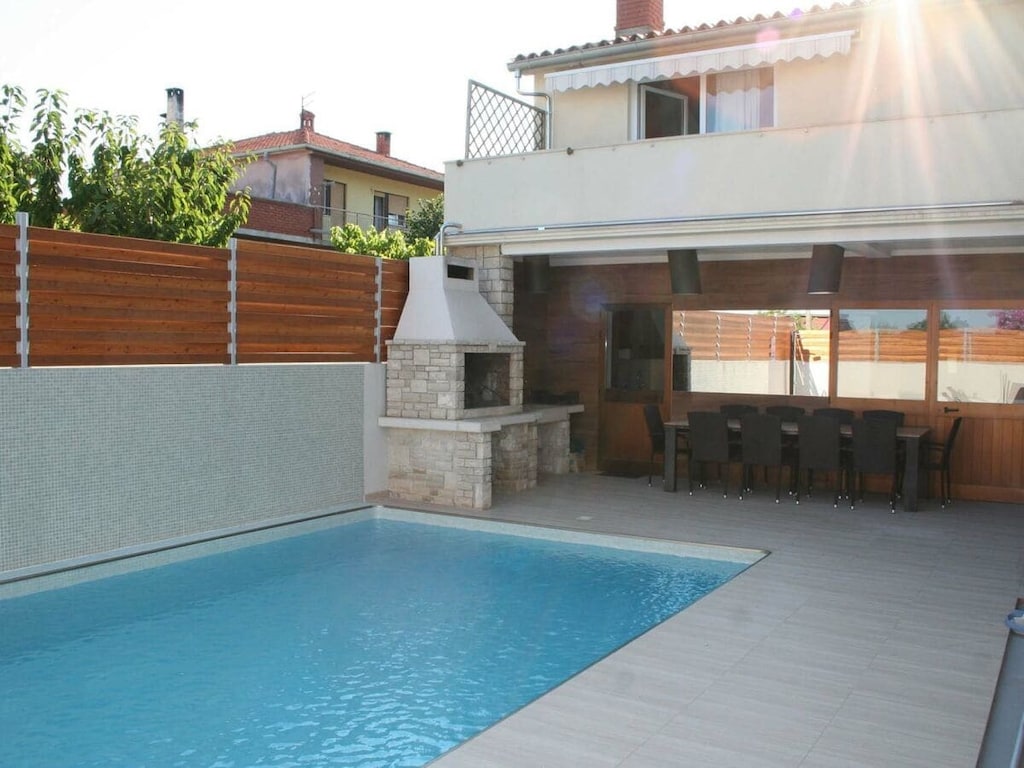 Villa in Pula met zwembad