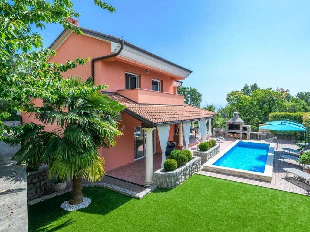 Villa in Opatija met zwembad