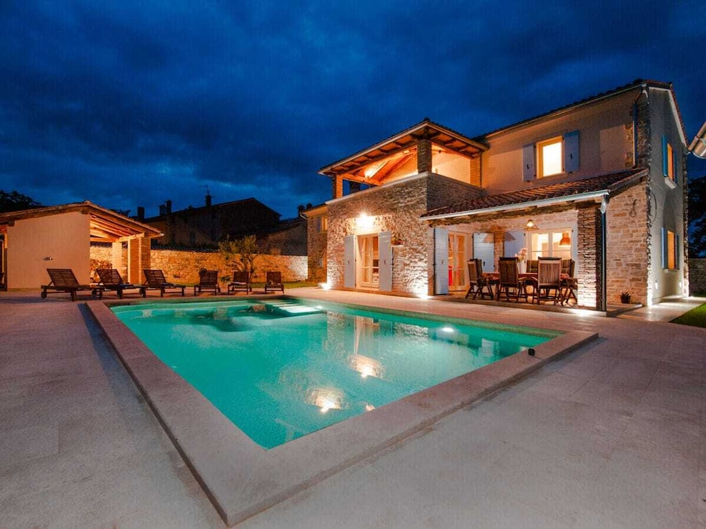 Villa in Krmed met zwembad