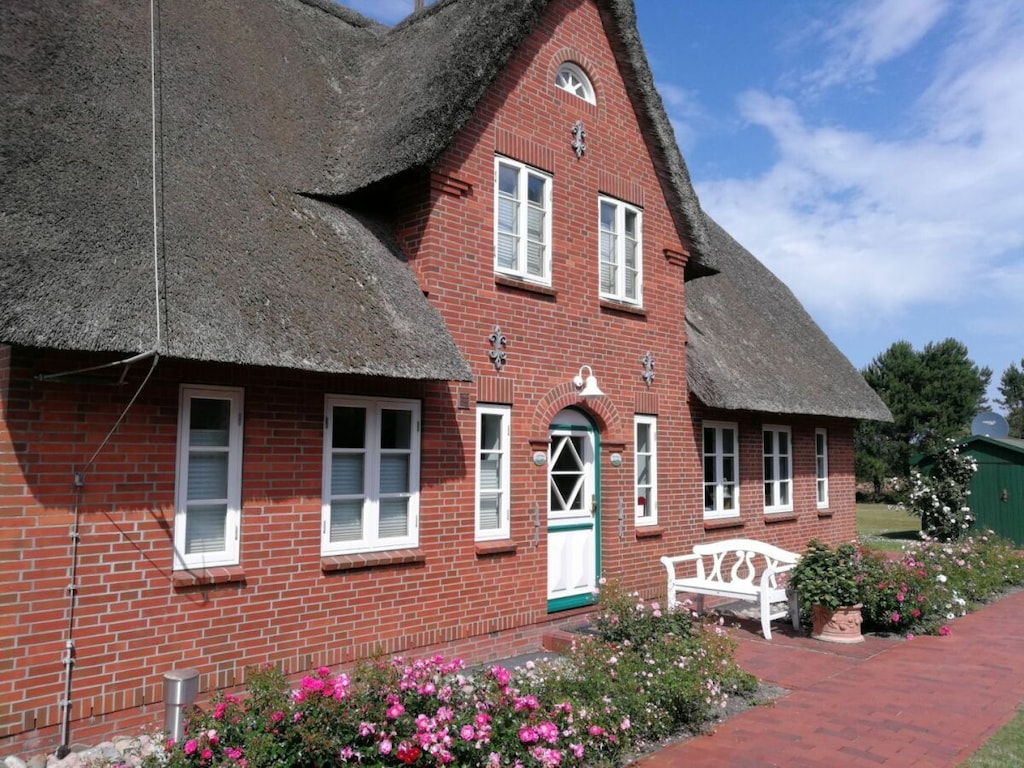 Vakantieappartement in Nebel met zwembad