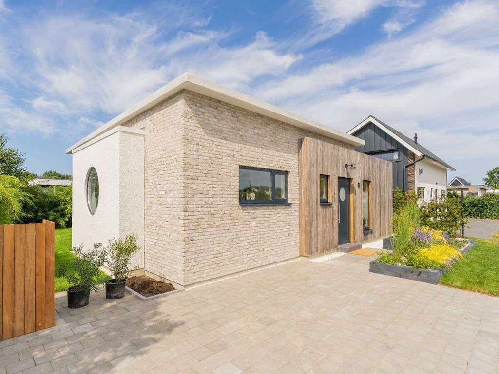 Ferienhaus in Renesse mit Schwimmbecken