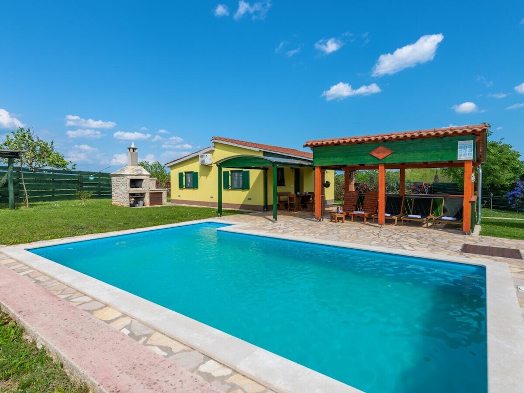Villa in Pazin met zwembad