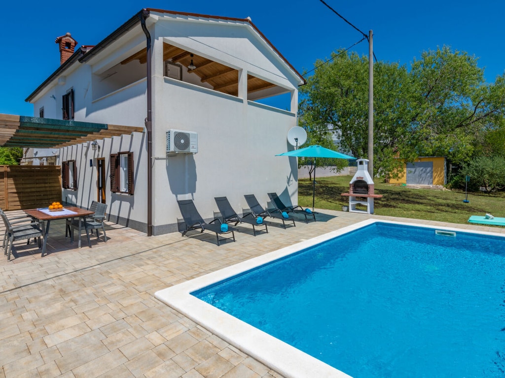 Villa in Labin met zwembad