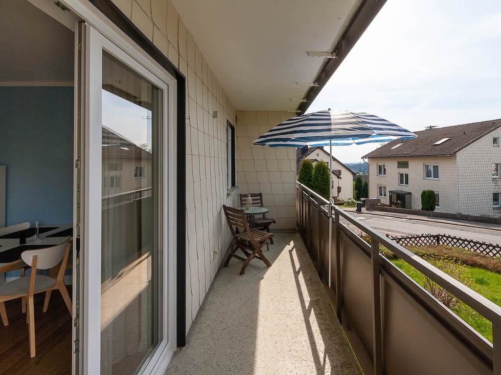 Op de heuvel met een balkon