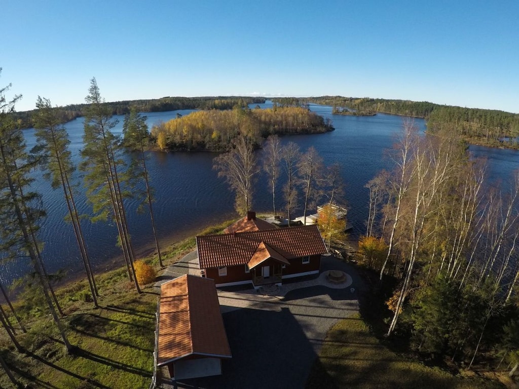 Hurven 2 mit schwimmender Sauna