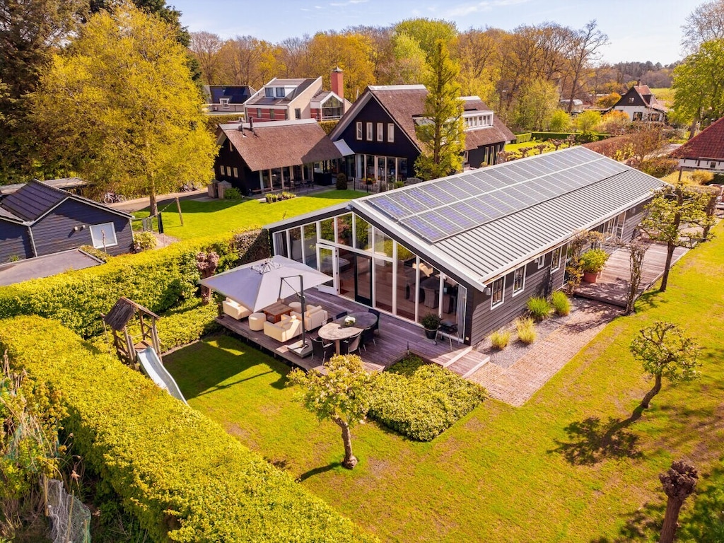 Ferienhaus in Bergen mit Schwimmbecken
