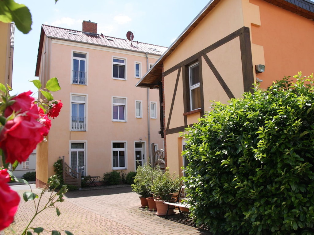 Vakantieappartement in Waren met zwembad