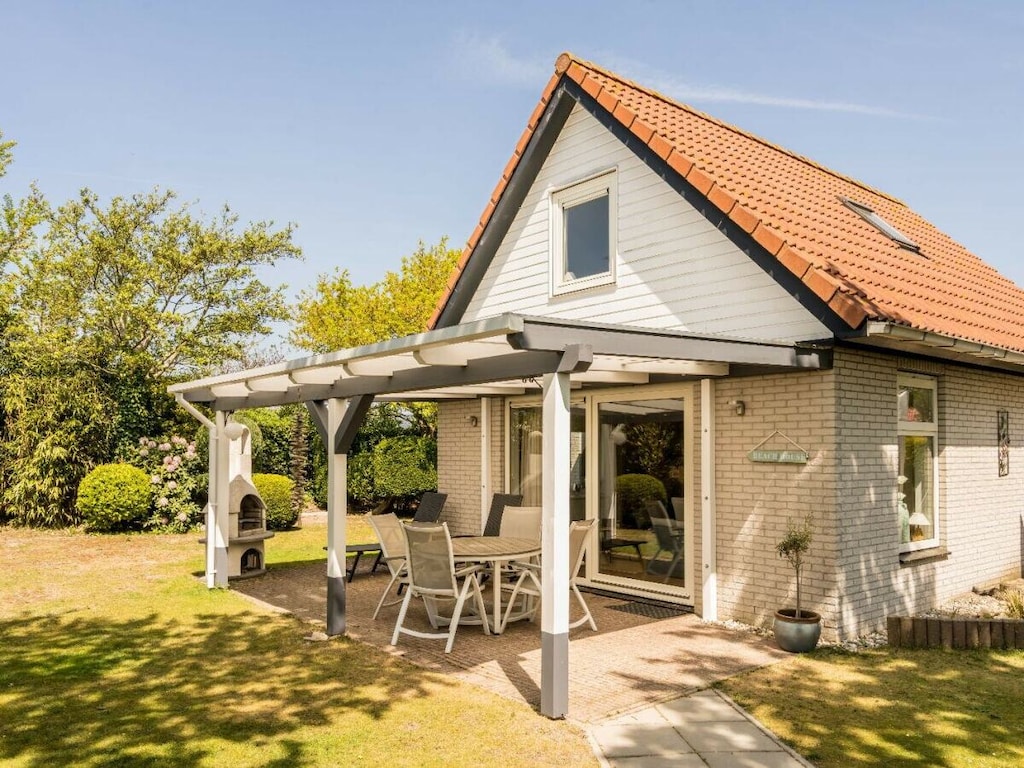 Ferienhaus in Renesse mit Schwimmbecken