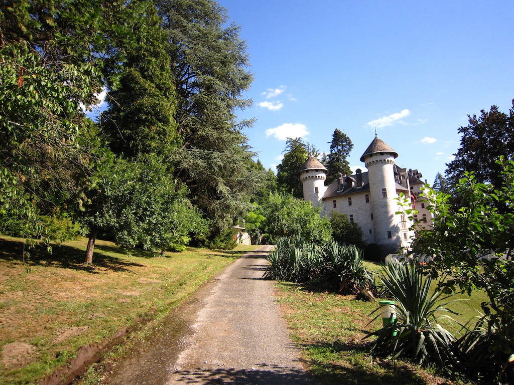 Huis in Frankrijk met zwembad en uitzicht