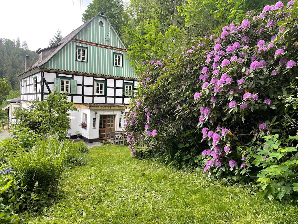 Ruim vakwerk vakantiehuis met uitzicht op de bergen voor 10 personen