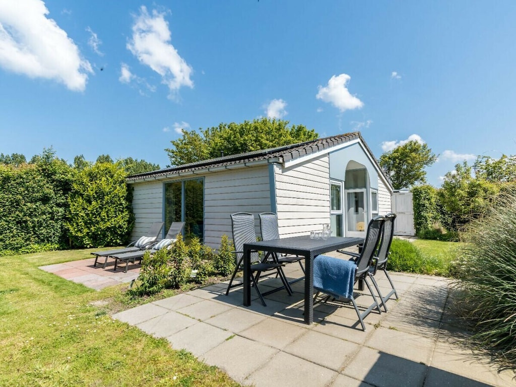 Ferienhaus in Renesse mit Schwimmbecken