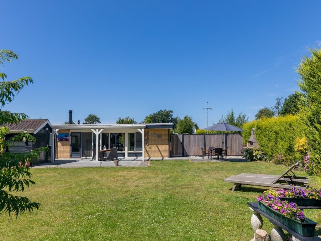 Ferienhaus in Renesse mit Schwimmbecken