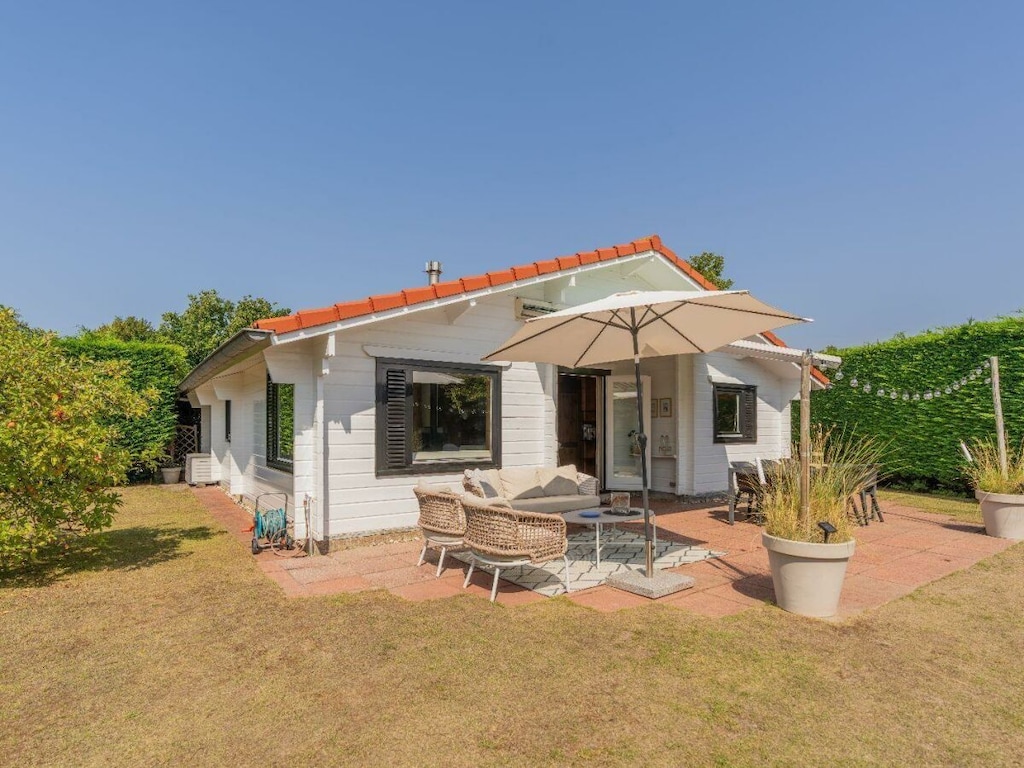 Ferienhaus in Renesse mit Schwimmbecken