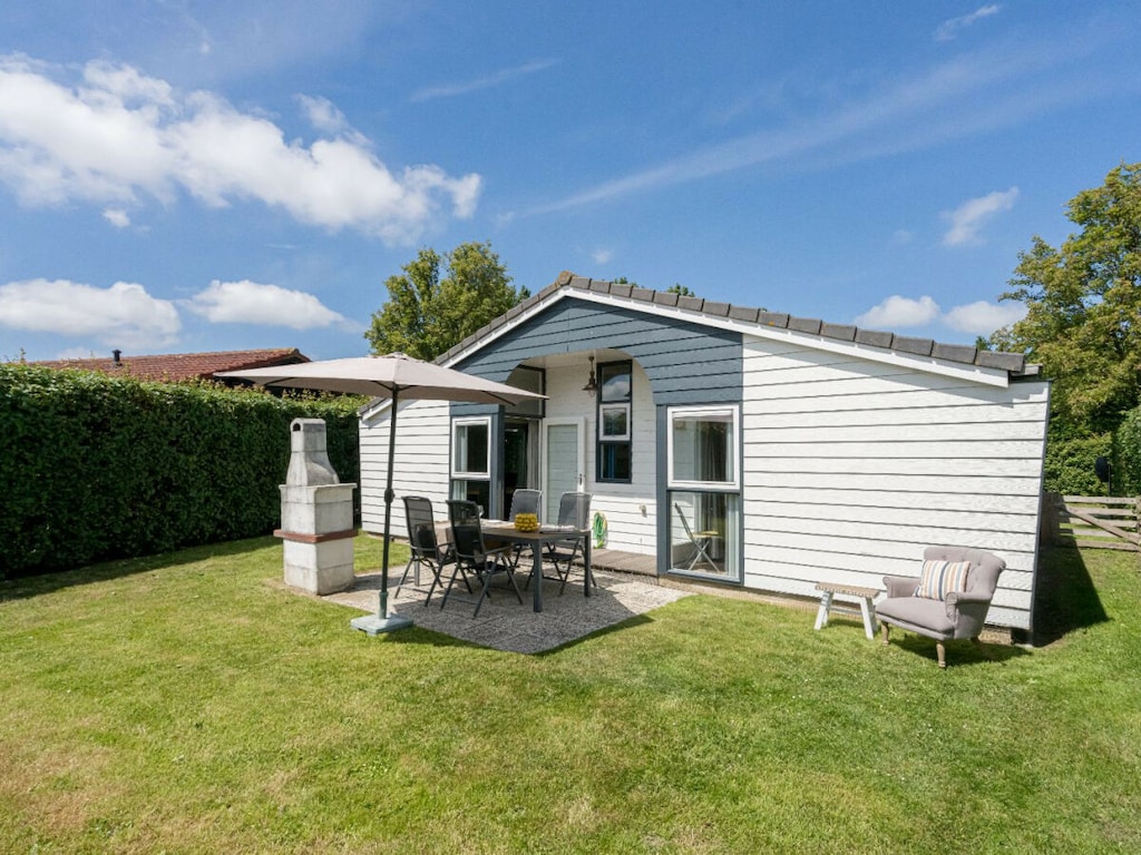 Ferienhaus in Renesse mit Schwimmbecken