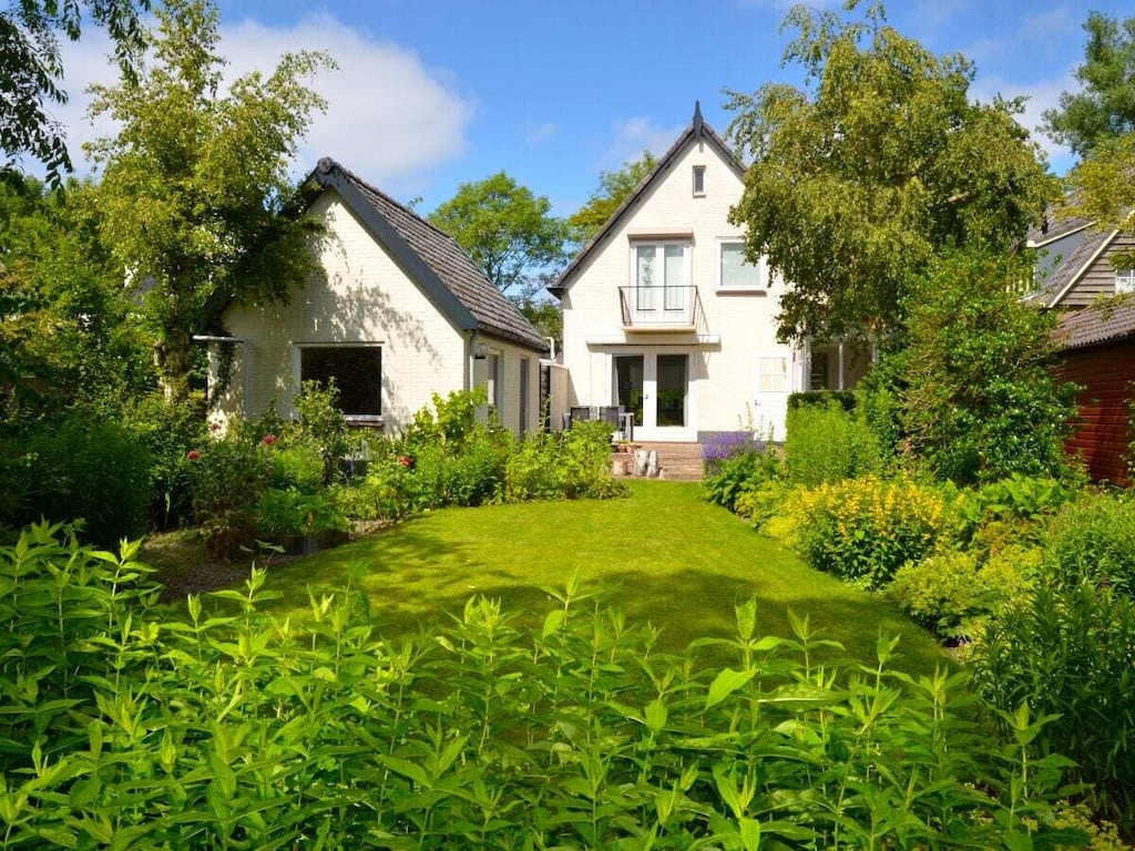 Ferienhaus in Bergen mit Schwimmbecken