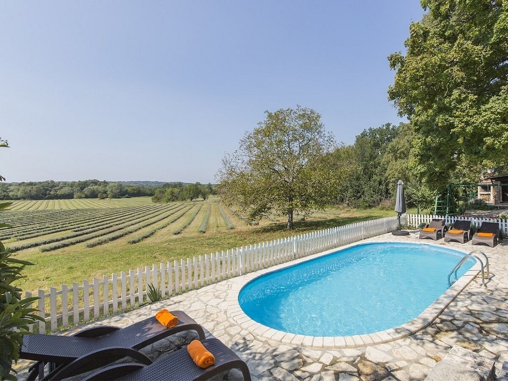 Vakantiehuis in Labin met zwembad