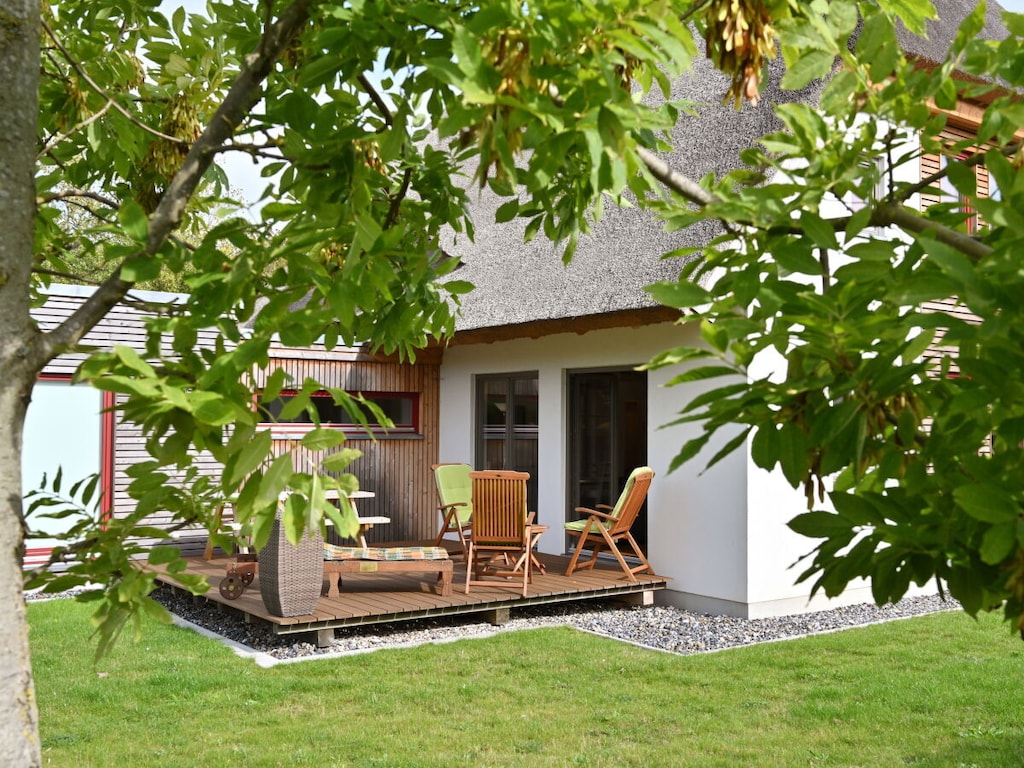 Vakantiehuis in Wiek met zwembad