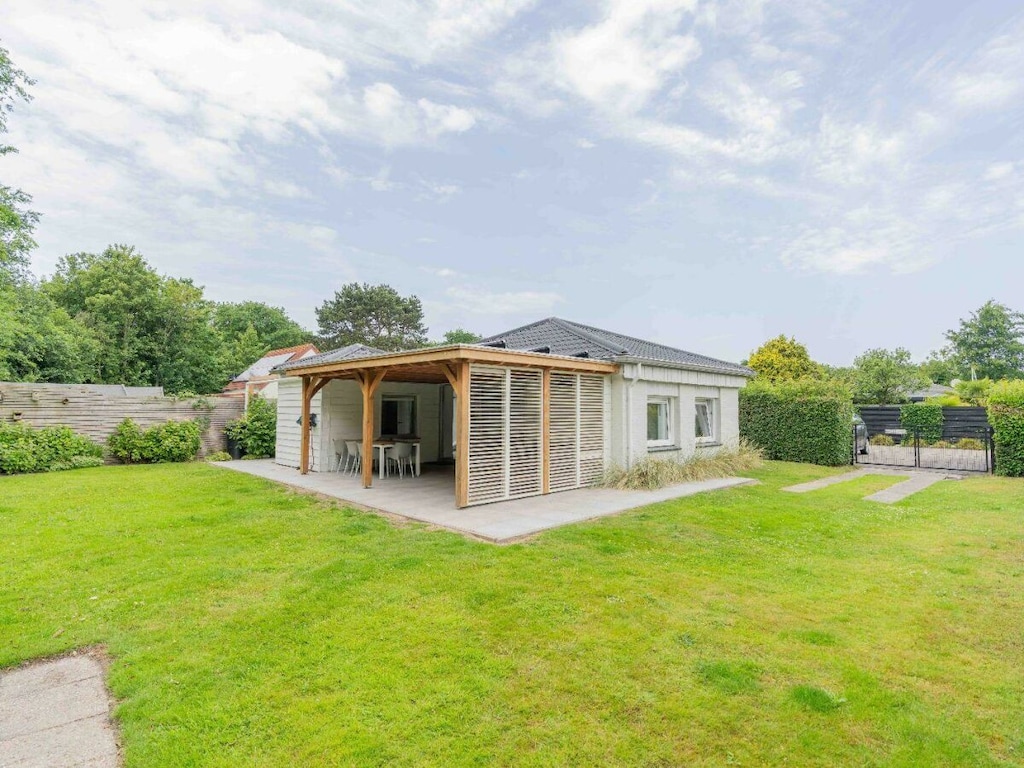 Ferienhaus in Renesse mit Schwimmbecken