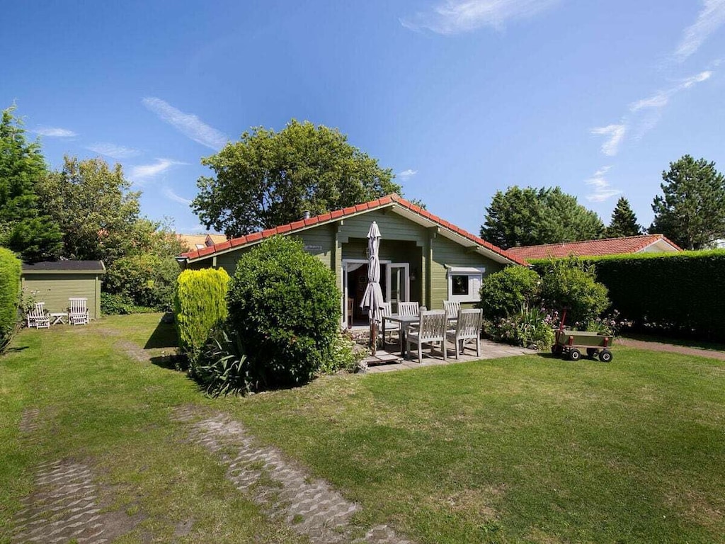Ferienhaus in Renesse mit Schwimmbecken