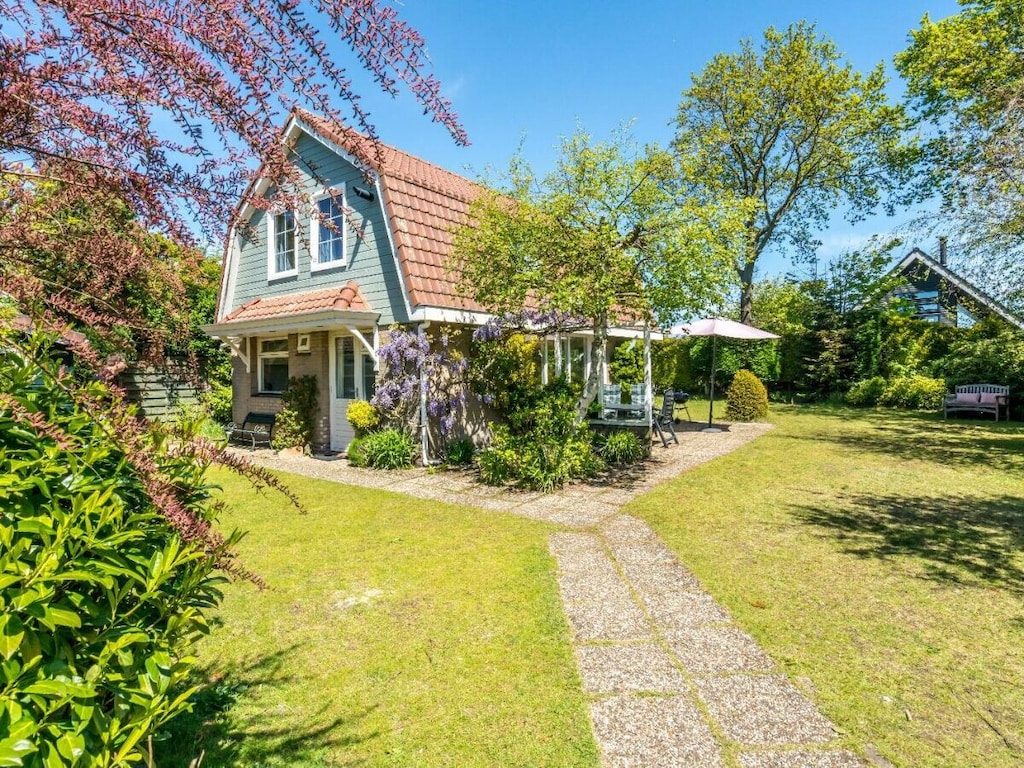 Ferienhaus in Renesse mit Schwimmbecken