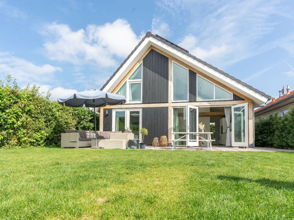 The Beach Forest House