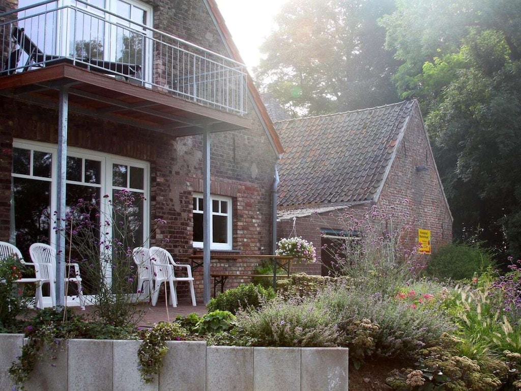 Vakantieappartement in Rees met zwembad