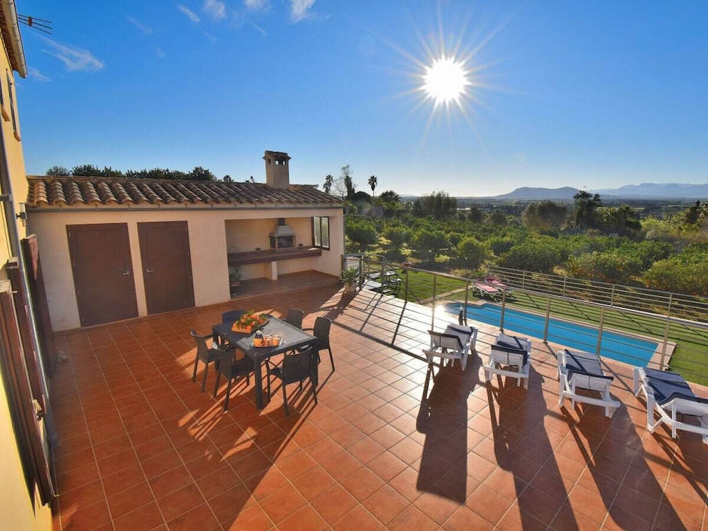 Finca in Muro mit Schwimmbecken