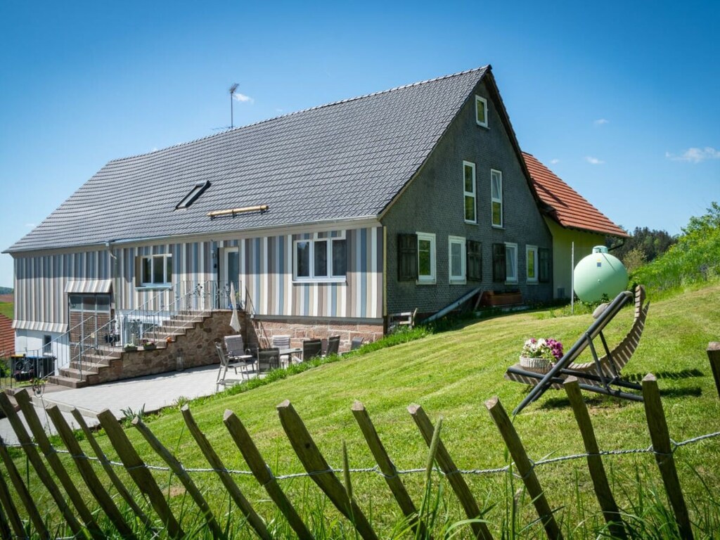 Vakantieappartement in Gersfeld met barbecue