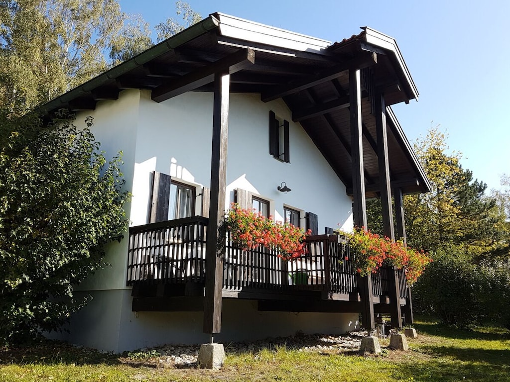 Vakantiehuis in Regen met balkon en wifi.
