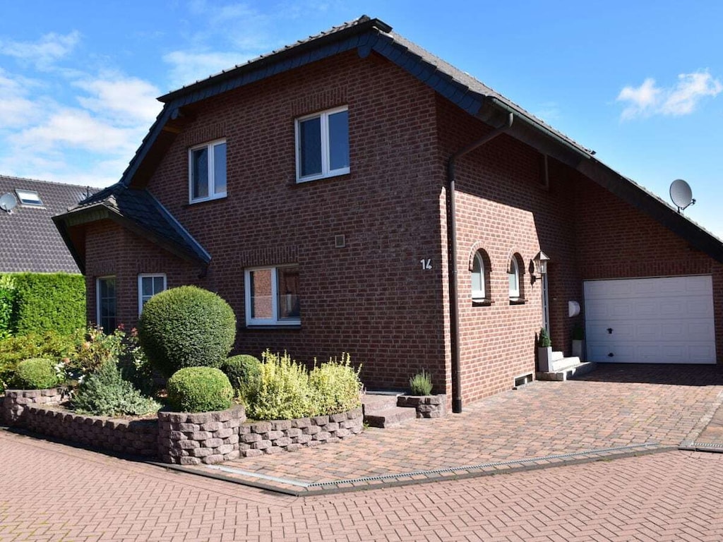 Vakantiehuis in Emmerich met zwembad
