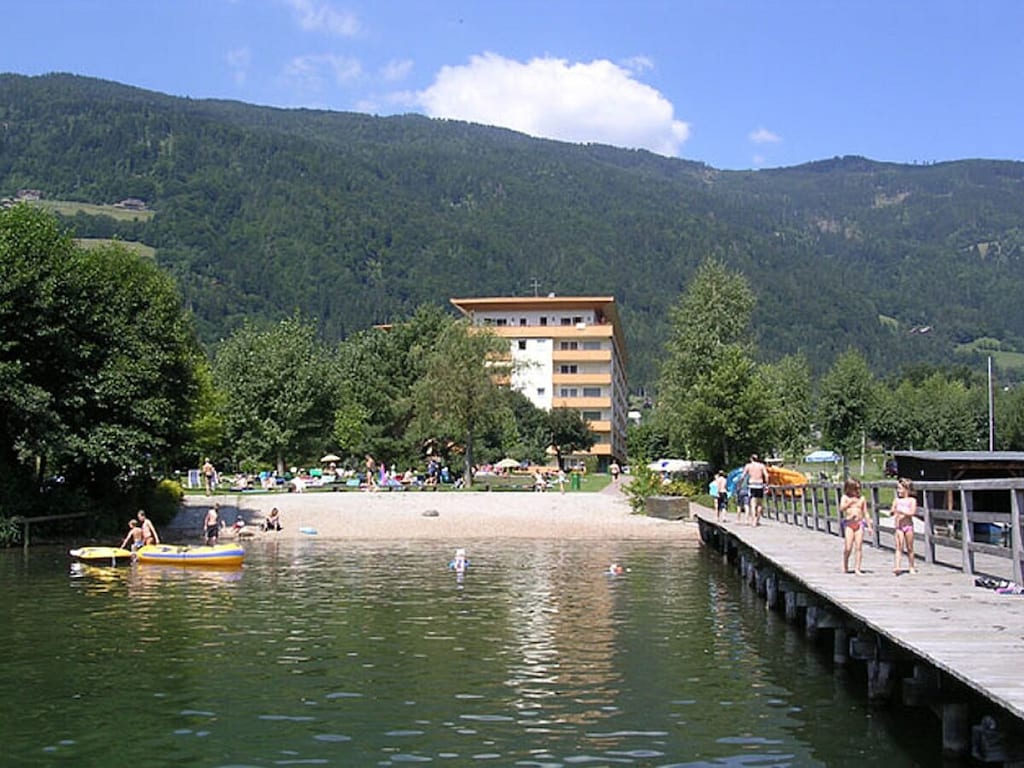 H. & G. Hütten am Ossiacher See