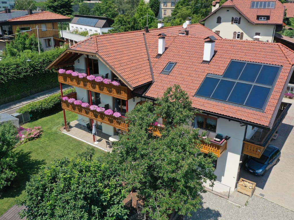 Vakantieappartement in Lana met zwembad