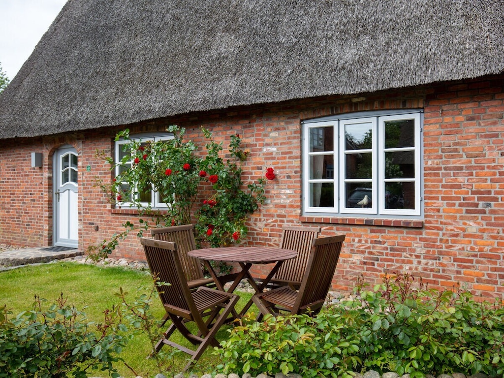 Vakantiehuis in Alkersum met zwembad