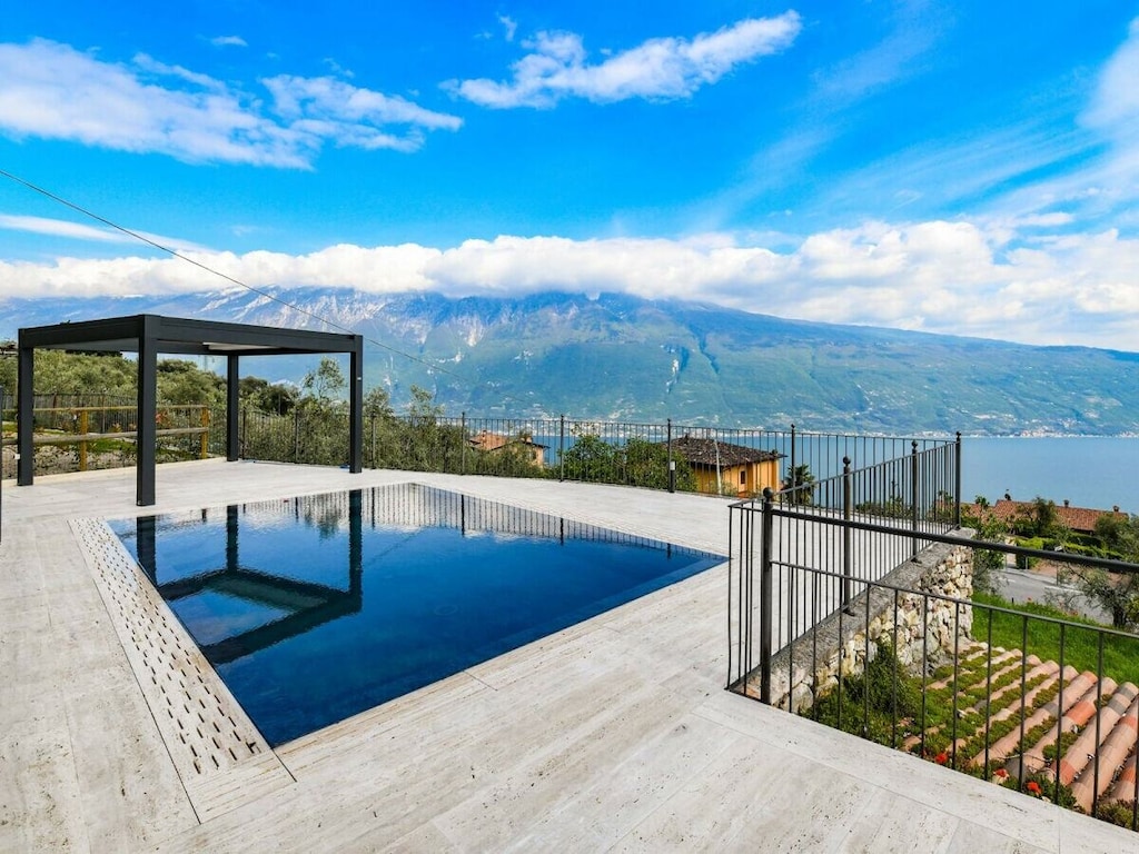 Wohnung in Tignale mit Schwimmbecken