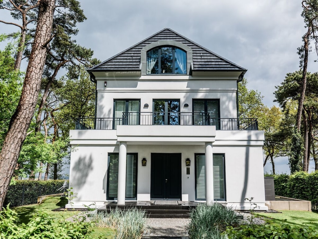 Strandallee 153