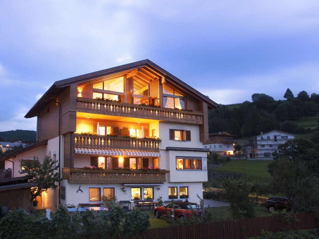 Appartement in Lajen met zwembad