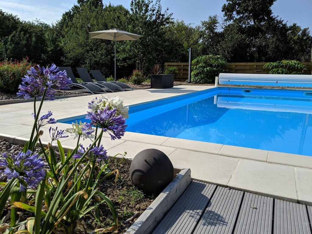 Vakantiehuis in Vesly met zwembad