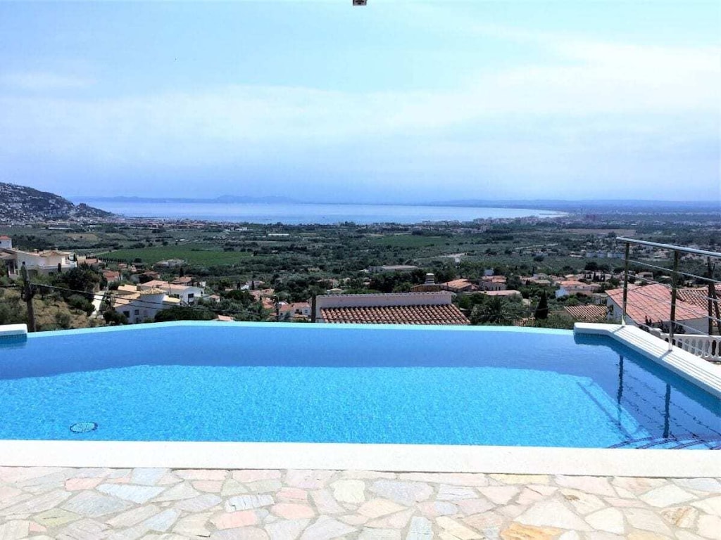 Vakantieappartement in Roses met zwembad