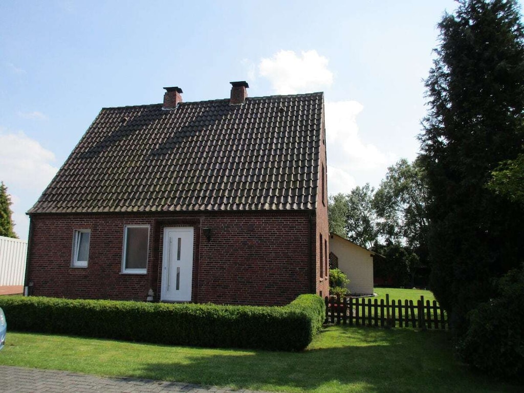 Vakantiehuis in Emden met zwembad