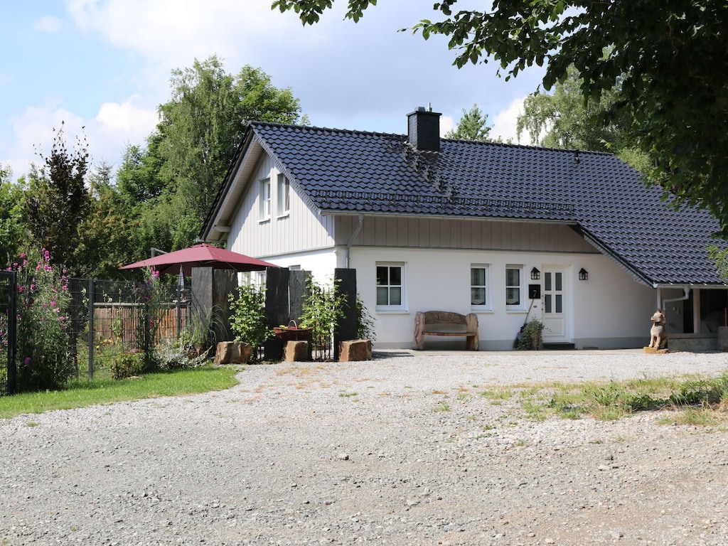 Vakantiehuis in Brilon met zwembad