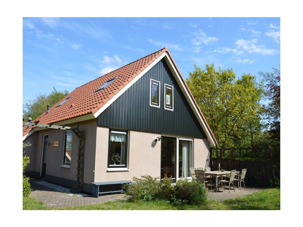 Ferienhaus in De Koog mit Schwimmbecken