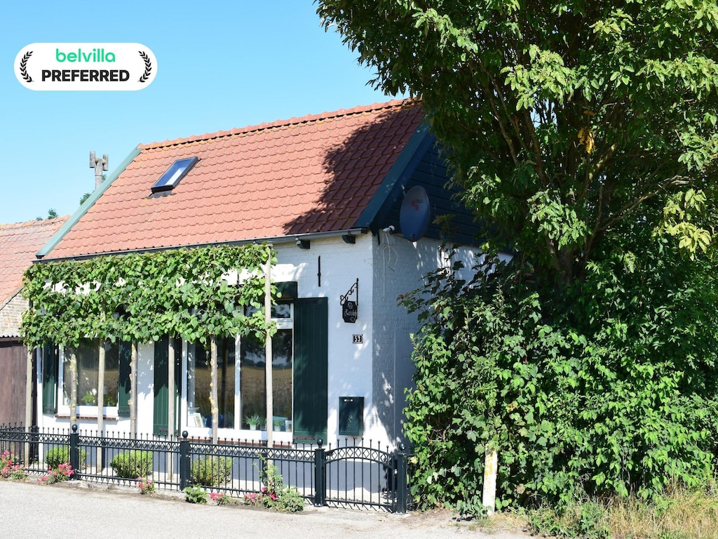 Dijkhuis Schoondijke bij stranden