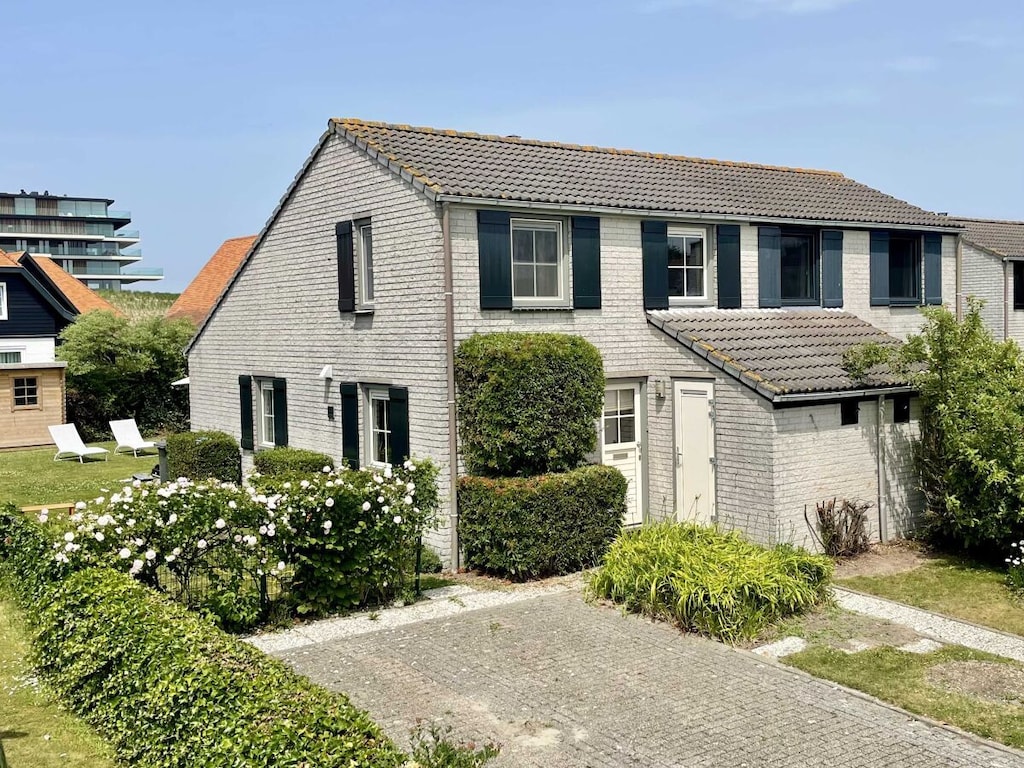 Ferienhaus in Cadzand mit Schwimmbecken
