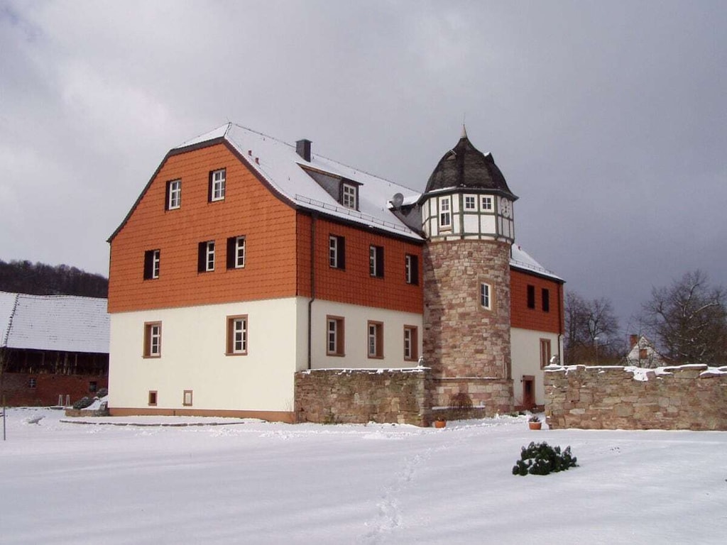 Kasteel in Buttlar met zwembad