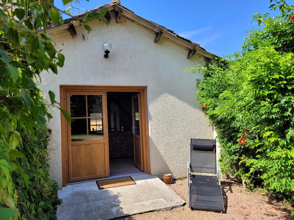 Authentisches Ferienhaus mit schönem Garten und Gemeinschaftspool