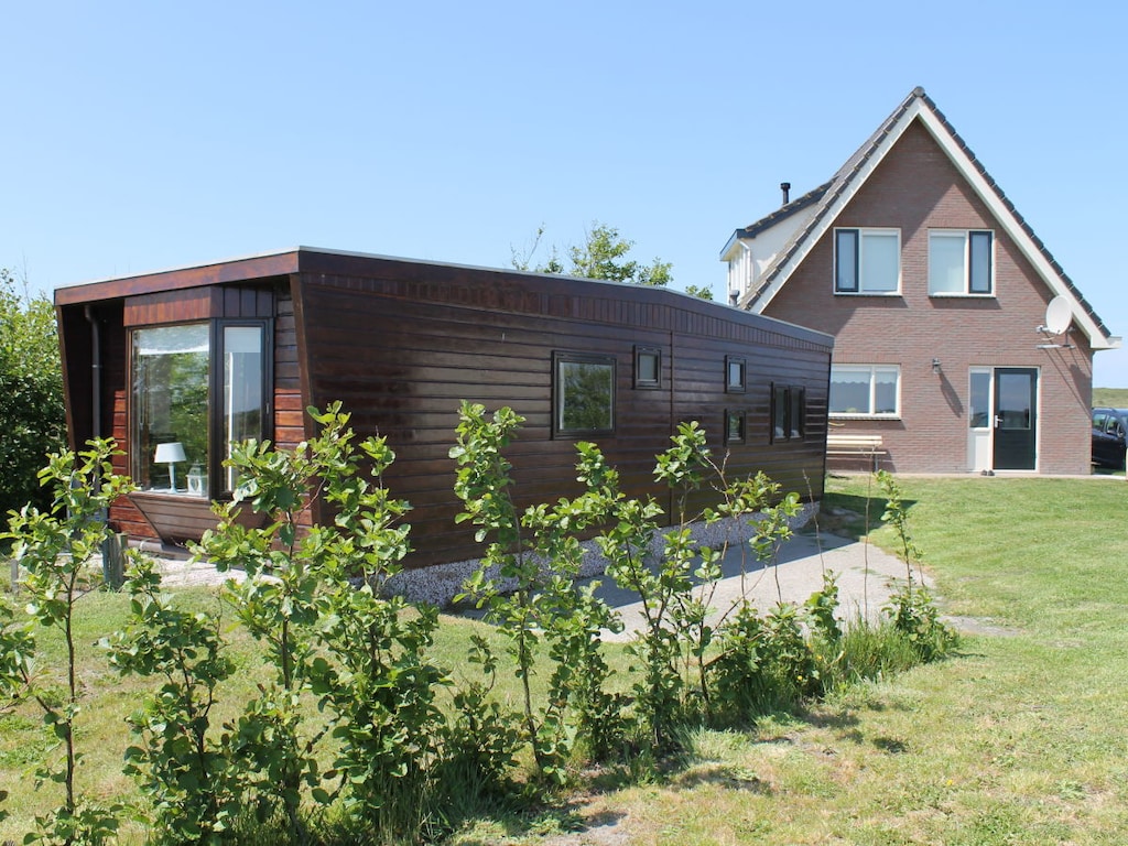 Hütte in Julianadorp mit Schwimmbecken