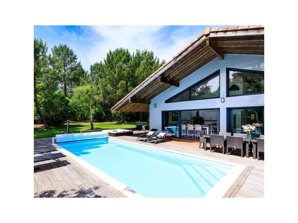 Villa Eau de Roche 5*