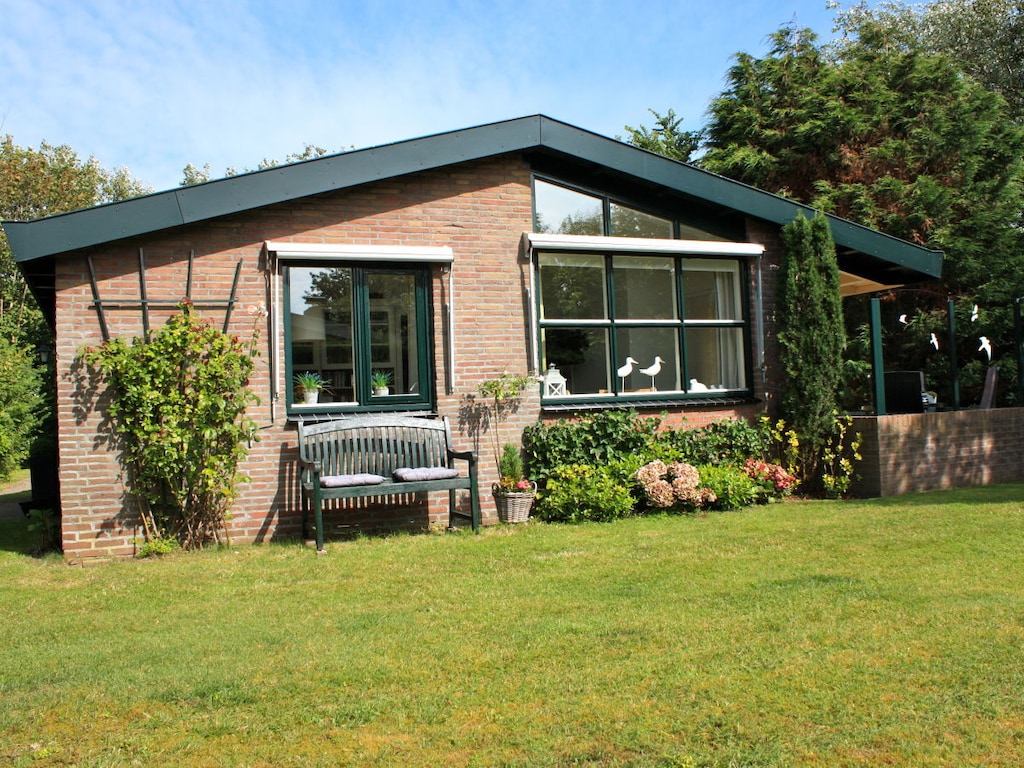 Vakantiehuis in De Koog met zwembad