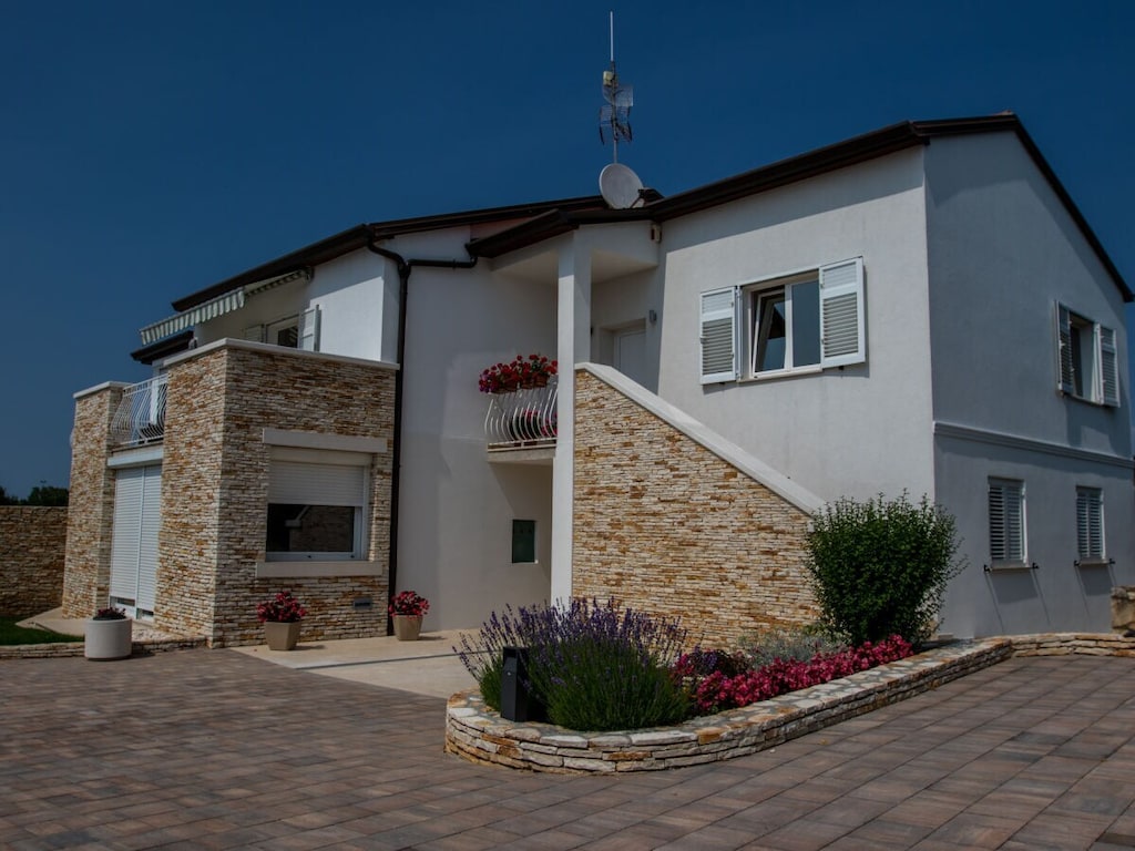 Ferienhaus in Kanfanar mit Schwimmbecken