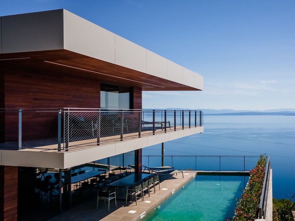 Villa in Mošćenice mit Schwimmbecken